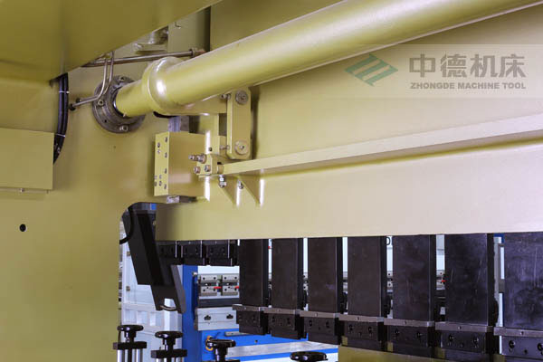 ZDPK-10032配有中德公司最新型扭軸同步裝置，強度高，能調節(jié)，專利技術